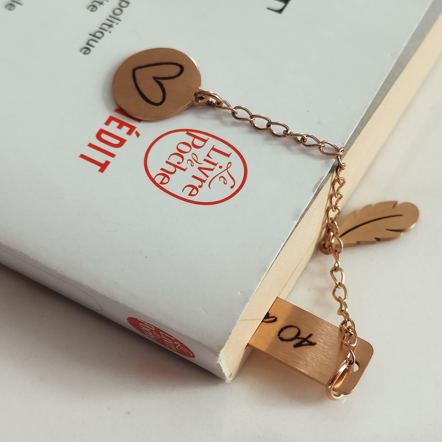 Marque-page personnalisé en métal gravé - Cadeau lecture idéal pour la Fête des Mères