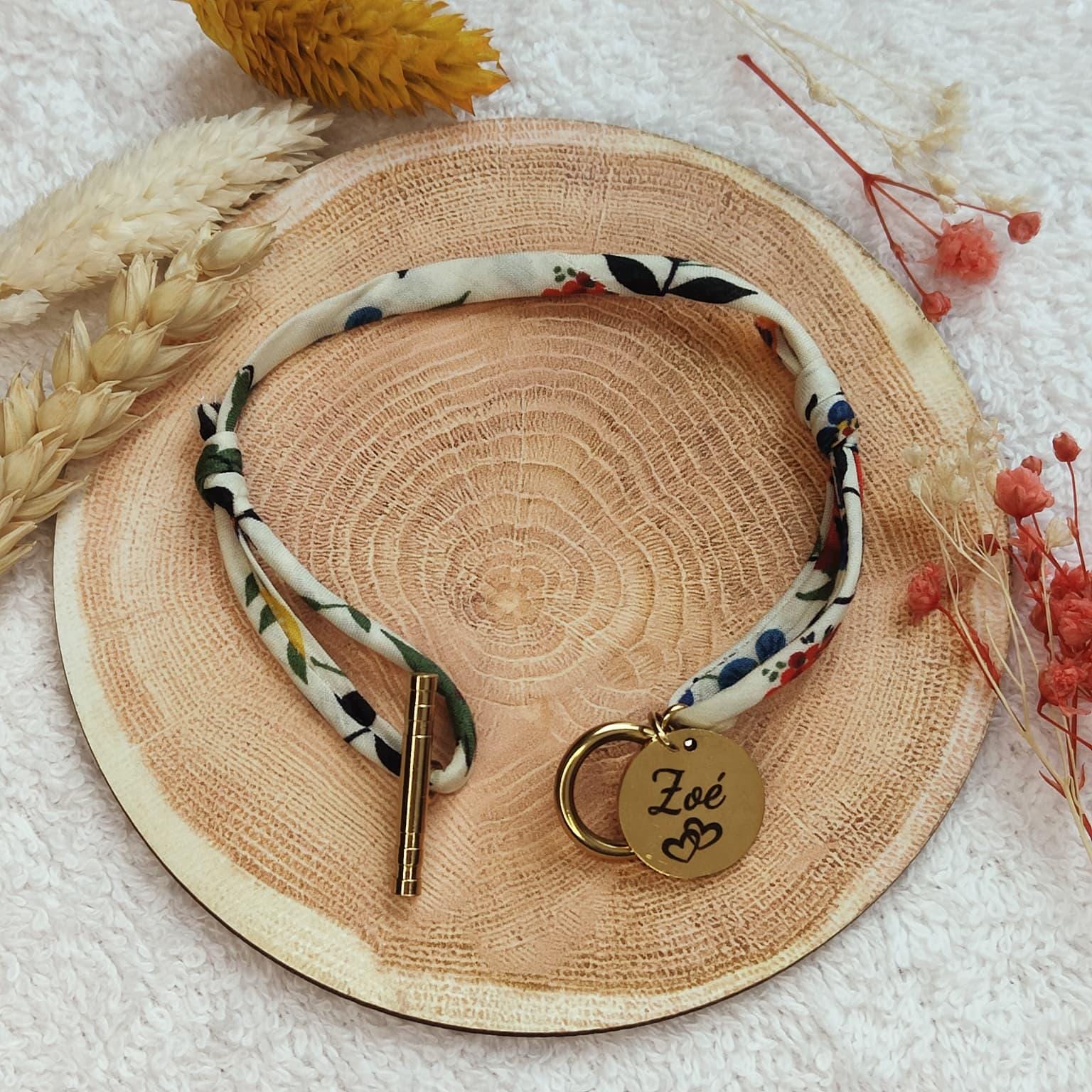 Bracelet personnalisé en coton liberty avec médaille et fermoir en T - bijoux personnalisable - idée cadeau noël, cadeau pour elle